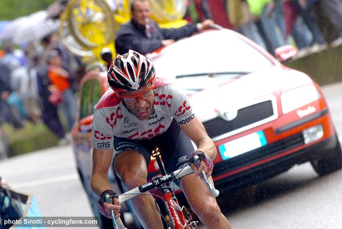 2008 Tour of Italy:  Jens Voigt (Team CSC) on his way to victory in Stage 18