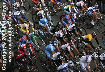 The peloton in Sausalito, Stage 1, 2008 Tour of California